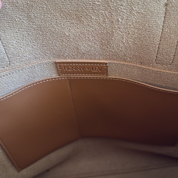 Henny + Lev Vegan Leather Crossbody - Picture 4 of 16